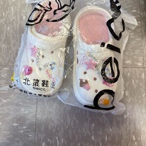 Ice Kids Slippers in White and Pink